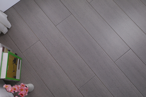 Parquet en bois franc classique français à absorption des chocs lisse, Lovoa Trichilioides, grain droit, système de clic, pour chambre à coucher - Product Image 2