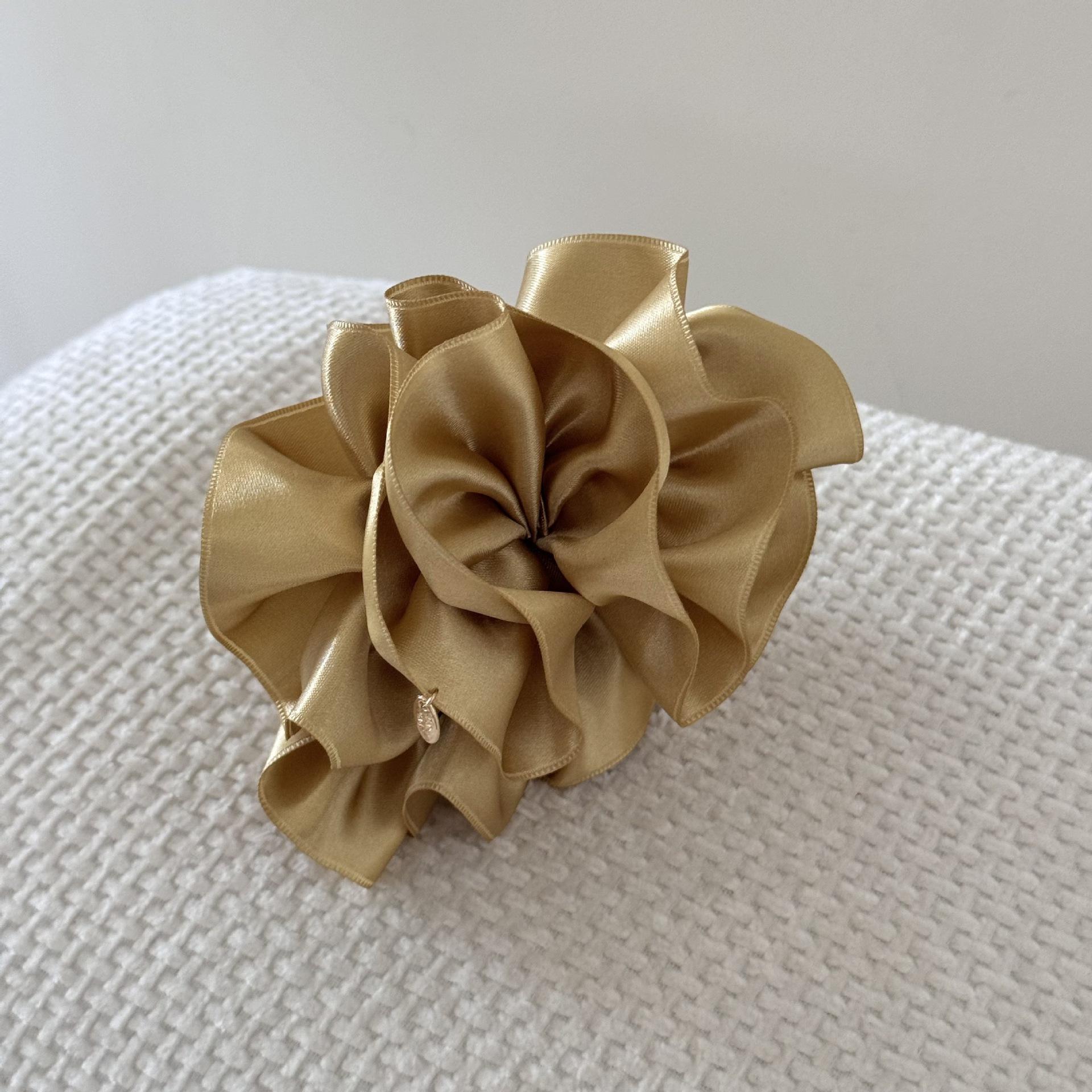 สีเหลือง