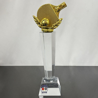 Trophées de tennis de table personnalisés en or, argent, cuivre et cristal avec gravure