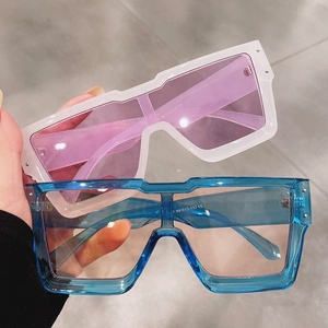 Gafas de Sol Cuadradas Retro para Mujer, Montura Grande, Negras, de Moda, Lujosas, Extra Grandes, 2022 - Product Image 4