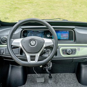 Mini fourgonnette électrique <span class=keywords><strong>F1</strong></span> Nouvelle énergie Batterie au lithium Voiture à quatre roues entièrement fermée pour le transport à domicile des adultes avec 4 sièges - Product Image 6