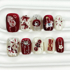 10 Pièces Ongles Press-On Faits Main pour l'Ambiance Festive du Nouvel An Chinois, Paillettes Dorées, Motifs Fleur de Prunier, Pomme, Cheval, Demi-Couverture, Forme Amande - Product Image 2