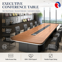 Table de réunion contemporaine pour entreprises avec configuration en U et surface de travail étendue
