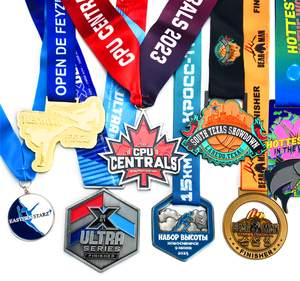 Medaglia Premium Personalizzata in Lega di Zinco per Triathlon, Stile Piramide, per Team Building, Nastro Colorato Incluso, Incisione Personalizzata, Portatile - Product Image 4