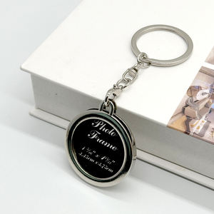 Porte-clés cadre photo vierge personnalisable en métal pour sublimation, idéal pour la promotion - Product Image 3