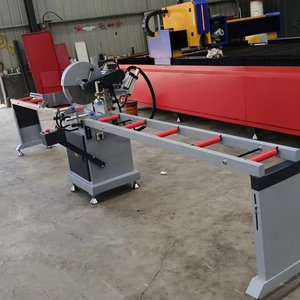Scie à découper les profilés en aluminium robuste à tête unique avec lame de 350 mm pour profilés de 100x100 mm et système d'alimentation de 4 mètres - Product Image 4