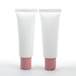 Emballage professionnel en tube blanc en plastique PE pour crème solaire cosmétique douce, crème BB pour les mains et le visage, avec bouchon à pompe. - Product Image 1