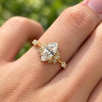 Bague en Moissanite Vintage Coupe Marquise Or Jaune Massif 9K 10K 14K 18K Certifiée GRA avec Halo Rayon de Soleil et Épaules Ouvertes pour Femme