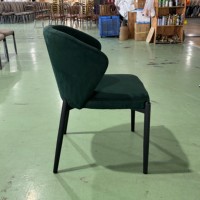 Chaise de salle à manger pour restaurant occidental de luxe, salle à manger privée d'hôtel étoilé, chaise d'appoint commerciale avec revêtement en velours et pieds en métal