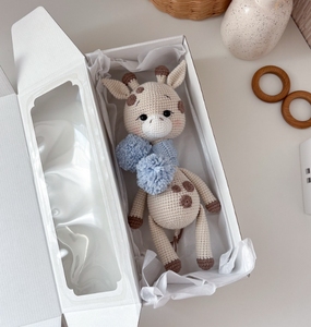 Juguete de <span class=keywords><strong>Jirafa</strong></span> <span class=keywords><strong>Amigurumi</strong></span> Adorable al por Mayor, Juguete de Ganchillo Hecho a Mano con Bufanda Linda, Sonajero de <span class=keywords><strong>Jirafa</strong></span> como Regalo - Product Image 4