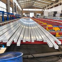 Composants d'assemblage de supports solaires photovoltaïques en aluminium extrudé pour la fixation de panneaux solaires en entrepôts frigorifiques