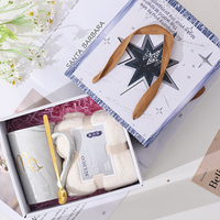Meilleure vente Coffret cadeau personnalisé tasse et serviette en céramique Souvenir d'anniversaire de Noël Coffret cadeau de retour pour invités de mariage