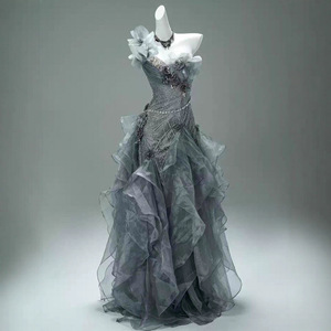 S4096L Robes de soirée élégantes vertes et bleues aux motifs de roses, exsudant un charme féerique élégant et sophistiqué, parfaites pour les hôtes de banquet - Product Image 1