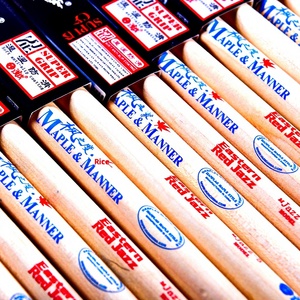 <span class=keywords><strong>Baquetas</strong></span> Profesionales Hanqi <span class=keywords><strong>para</strong></span> <span class=keywords><strong>Baterista</strong></span>, Serie Jazz Rojo Oriental, Varios Modelos Opcionales, Hechas en China - Product Image 1
