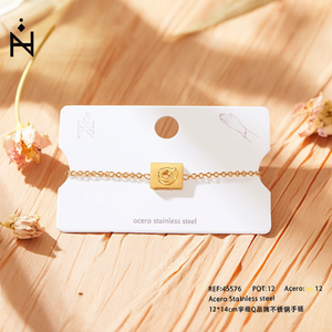 Bracciale con Charm in Acciaio Inossidabile Q 12x14cm Placcato Oro Minimalista Unisex per Uso Quotidiano Gioielleria Fine - Product Image 3