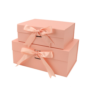 Caja de Regalo Plegable Magnética de Cartón Rosa de Lujo con Logotipo Personalizado y Cinta - Product Image 2