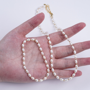 Últimos diseños de collar 4-4,5mm perla de agua dulce de arroz natural con oro 925 conjunto de joyería de Collar de plata - Product Image 5
