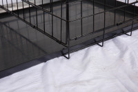 Vente en gros Nouveau modèle Bon marché 3 compartiments Cage de perroquet canari solide Boîte de rangement d'élevage d'oiseaux Finch en métal