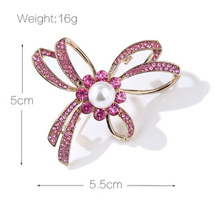 Lujosos broches de aleación chapados en perlas para mujer, accesorio perfecto para bolsa de <span class=keywords><strong>regalo</strong></span> de compromiso para fiesta de boda - Product Image 3
