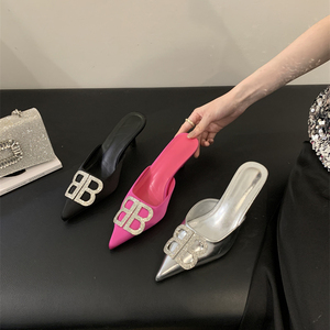 2025 चांदी की ऊँची एड़ी की एड़ी के चींगसम जूड के जूते में साधारण दुल्हन के जूते लाल दुल्हन के जूते - Product Image 1