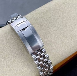 Montre de plongée de luxe pour homme, lunette verte, cadran noir, bracelet en acier inoxydable, étanche, lumineuse, montre-bracelet de style professionnel - Product Image 4
