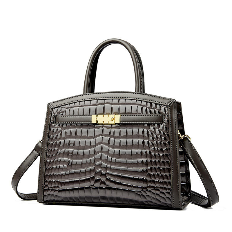 สีเทาเข้ม