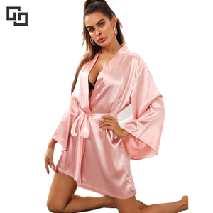 Kimono de luxe à manches longues demoiselle d'honneur Satin femmes Robe de couchage Robes de mariée en soie - Product Image 1
