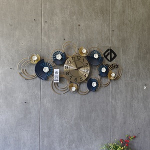 Décoration Murale Métallique Silencieuse 88x45 cm, Design Floral Noir, Prix Usine, Idéale pour Salon et Bureau - Product Image 6