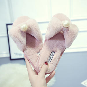 Nouvelles pantoufles en coton automne/hiver 2025 pour femmes, grandes pantoufles en coton perlé pour la maison - Product Image 1