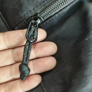 Extracteur de <span class=keywords><strong>fermeture</strong></span> à glissière à extrémité trempée pour vestes Cordon en silicone Remplacement de la languette de <span class=keywords><strong>fermeture</strong></span> à glissière en caoutchouc souple Extracteur de <span class=keywords><strong>fermeture</strong></span> à glissière à extrémité trempée pour sac à dos - Product Image 1