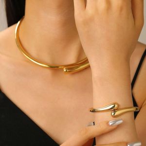 Bracelet géométrique en alliage d'or pour femmes de style punk européen américain personnalisé Bracelets de mode à col large simple - Product Image 3