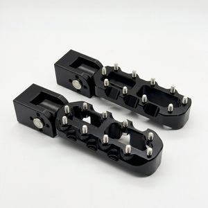 ที่พักเท้ามอเตอร์ไซค์แบบพับได้อเนกประสงค์ โครงอะลูมิเนียม CNC พร้อมปุ่มกันลื่น ตัวยึด M8 ปรับมุมได้ สีดำเคลือบอะโนไดซ์ - Product Image 3