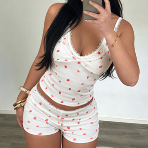 ชุดนอนลายสตรอว์เบอร์รี่สไตล์ Y2K ประดับลูกไม้ ชุดลำลองสำหรับผู้หญิง เสื้อสายเดี่ยวและกางเกงขาสั้น ขายส่ง - Product Image 3