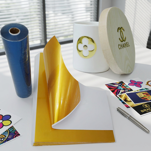 Étiquettes thermocollantes en vinyle TPU haute fréquence, logo en caoutchouc souple 3D personnalisé, gaufré, de qualité supérieure <span class=keywords><strong>pour</strong></span> vêtements - Product Image 1