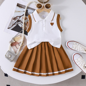 Ropa Infantil para Comercio Exterior, Ropa Infantil Europea y Americana, Chaleco Blanco, Falda Plisada Color Vino Tinto, 3-7 Años - Product Image 4