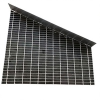 Grille en acier pour passerelle de plate-forme industrielle galvanisée à chaud de taille personnalisée de haute qualité