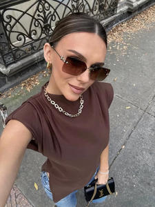 Mujeres moda plisado decorativo acolchado hombro Top cuello alto sin mangas Top diseñador camisetas - Product Image 3