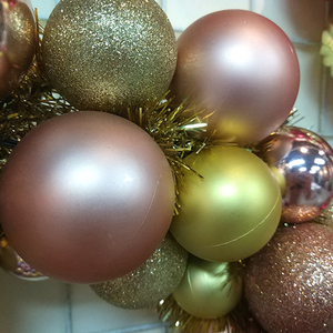 Décor de <span class=keywords><strong>sapin</strong></span> de noël <span class=keywords><strong>couronne</strong></span> suspendue festival décoration pvc de boule de noël - Product Image 3