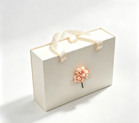 Boîte cadeau rigide mate multicolores personnalisée, fermeture magnétique, ruban satiné, poignée, décoration florale artificielle, luxe, recyclée