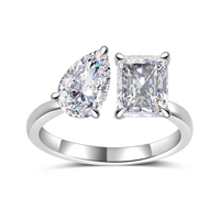 Bague personnalisée en argent sterling 925 pour femme, avec deux pierres de moissanite taille émeraude en forme de poire, vente en gros, bijoux fins pour fiançailles et mariage, directement de l'usine