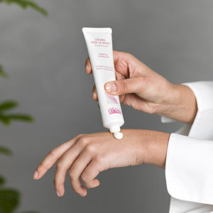 Crema de Manos Argital 75ml, Protectora e Iluminadora con Elicriso Herbal y Propóleo, Aroma Natural para Piel Normal - Product Image 2