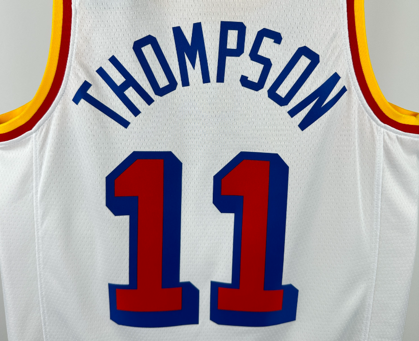 2ed สีขาวสีแดงสีน้ำเงิน