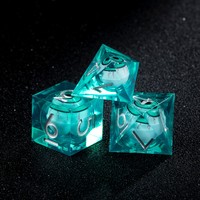 Ensemble de dés polyédriques flottants Premium en résine avec feuille d'or, 7 pièces, pour jeux de table D&D RPG Dungeons and Dragons
