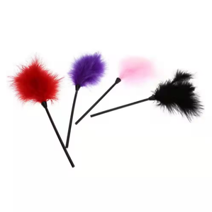 Pareja Juego para adultos Bondage Gear-Flirt Slave Soft Feather Whip & Spanking Slapper Tease Tickle Stick Juguete sexual para hombres y mujeres - Product Image 1