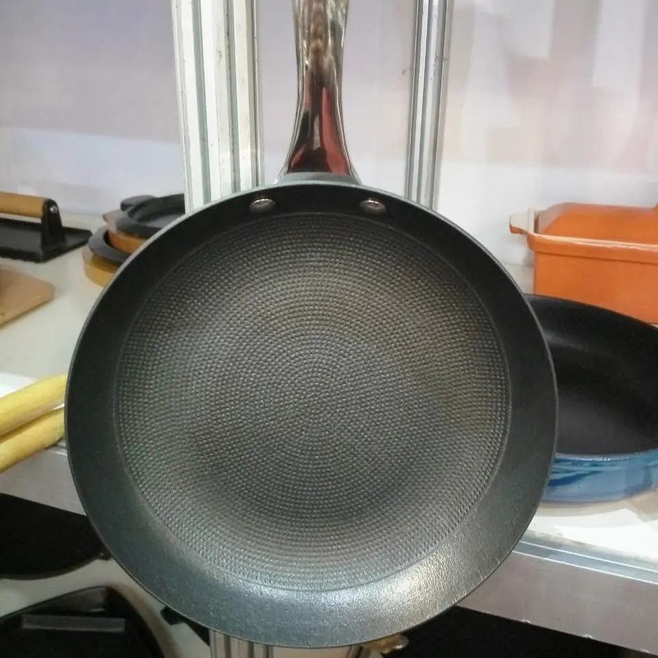 20CM Honeycomb cast iron fry pan with SS hollow handle