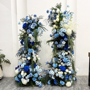 Composition florale d'angle bohème avec feuillage séché pour événements de mariage en extérieur dans un jardin - Product Image 6