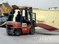 Le plus vendu : Crible vibrant Zhengzhou 2025 pour concasseur de pierre, criblage de sable et de silice