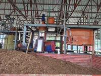Automatische nieuwe 1-2TPH Afrikaanse rode palmolie-extractiemachinefabriek van verse palmboomscheuten, koud & warm persen, hoge productiviteit