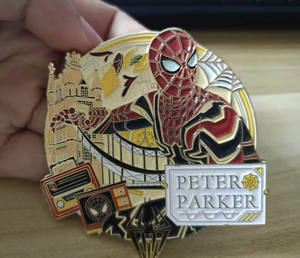 Spilla Personalizzata Retrò Anticata con Iniziale, Placcata Oro, con Strass e Smalto, <span class=keywords><strong>per</strong></span> Regali di Matrimonio, Confraternite e Sororità Sigma - Product Image 2