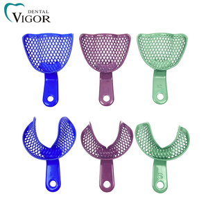 Lot de 2 porte-empreintes dentaires en plastique et métal, tailles L, M, S, pour patients edentés, avec grille métallique en plastique - Product Image 1